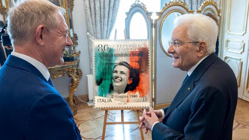 Roma, 27 maggio: Sergio Mattarella alla presentazione del francobollo emesso per l'80° anniversario della Repubblica
