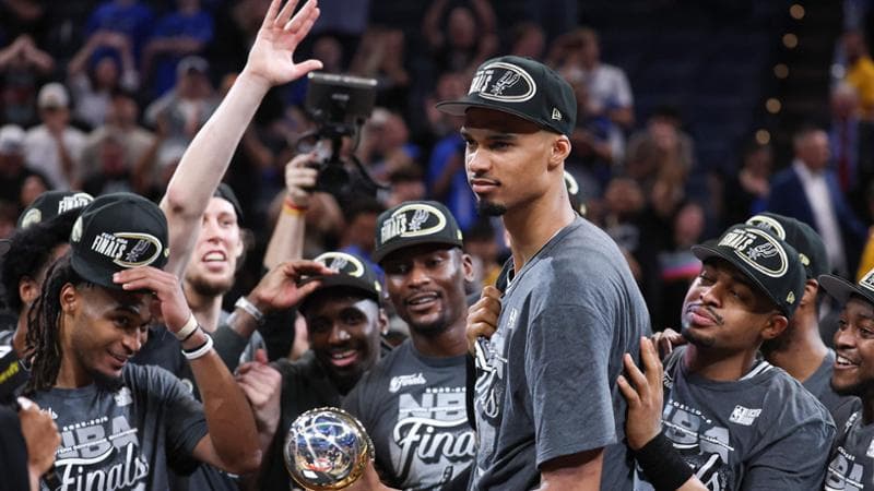 Nba, San Antonio compie l'impresa: trionfa in gara 7 a Oklahoma e accede alle Finals.2