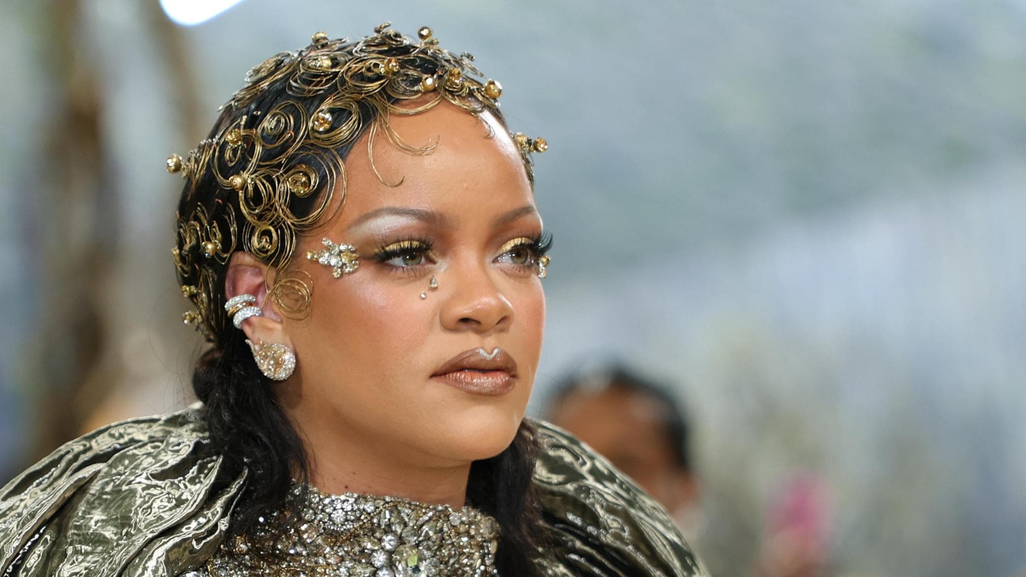 Rihanna recluta la figlia di Musk per la campagna del suo brand