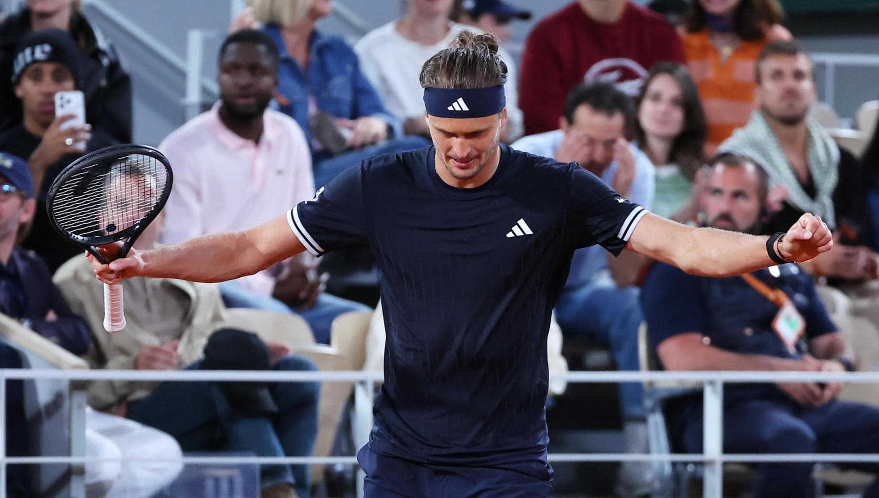 Zverev, continua la caccia al primo Slam: battuto Jodar, è in semifinale al Roland Garros