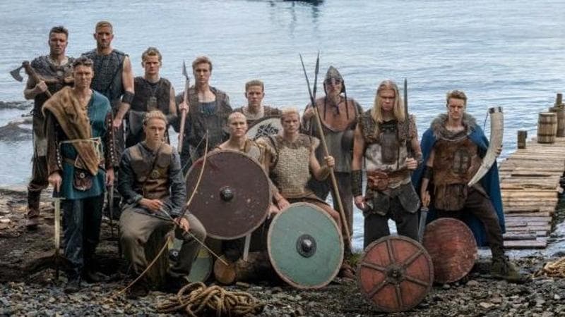 Haaland, Dünya Kupası için Viking kılığına girdi: Norveçli oyuncular kalkanlar ve kılıçlarla poz veriyor – Futbol