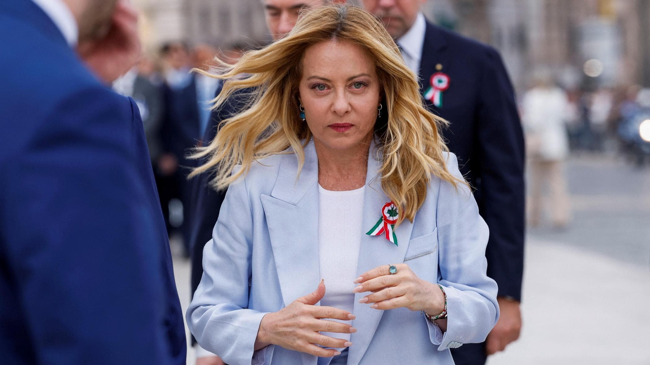Meloni salta il vertice Ue-Balcani: “Rammaricata per il ritardo”. Era alla presentazione di un francobollo