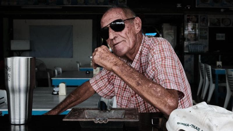 Grant, ex pilota di aerei australiano, è in Thailandia da anni (Fabio Lovati)