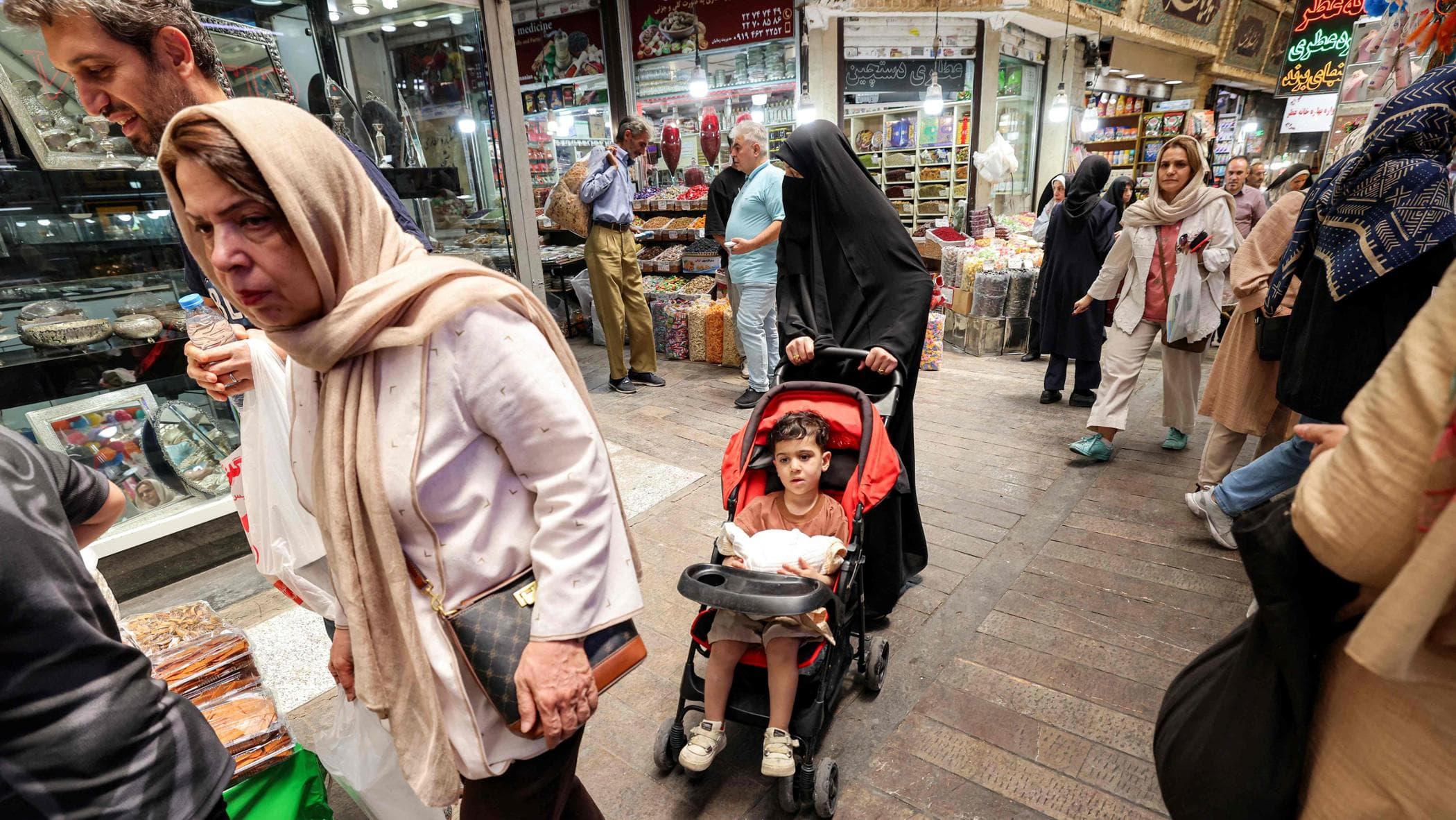 Çatışmalar, Fiyatlar ve Yeni Yaşam Tarzları: İran'da Doğum Oranı Düşüşü Alarm Veriyor