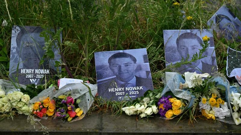 Southampton (Regno Unito), 3 giugno: fiori in memoria di Henry Nowak
