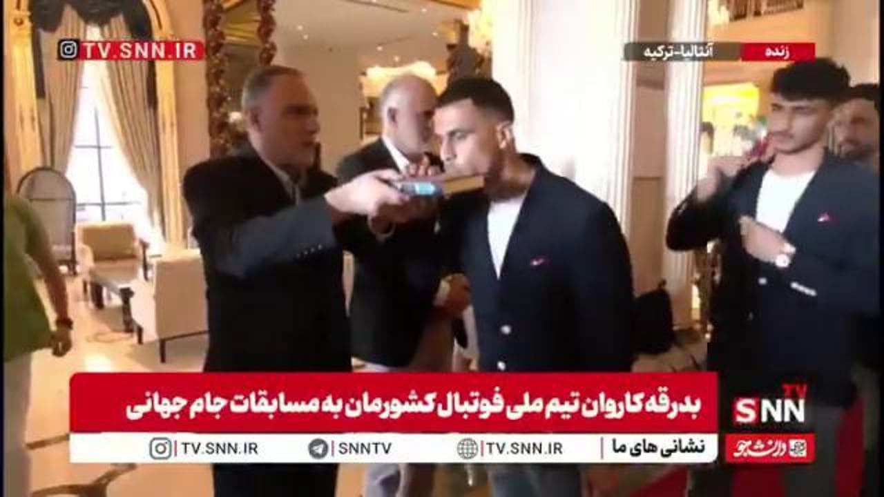 Mondiali, Iran: i calciatori baciano il corano prima di imbarcarsi sul volo per il Messico