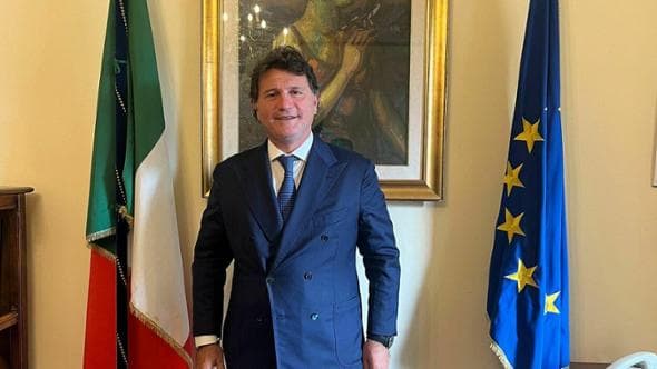 Silvestro nega: “Denunci pure, ci divertiremo. Io un bel ragazzo, lei normale”