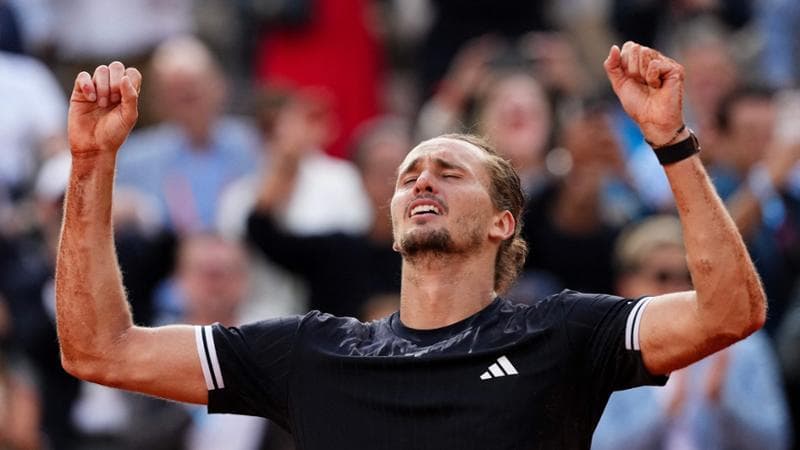 Cobolli battuto da Zverev 1-6 6-4 4-6 7-6 (5) 1-6, la finale al Roland Garros in diretta