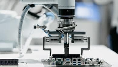 Emilia-Romagna, manifattura sotto pressione tra dazi e costi energetici: una risposta da IA e robot