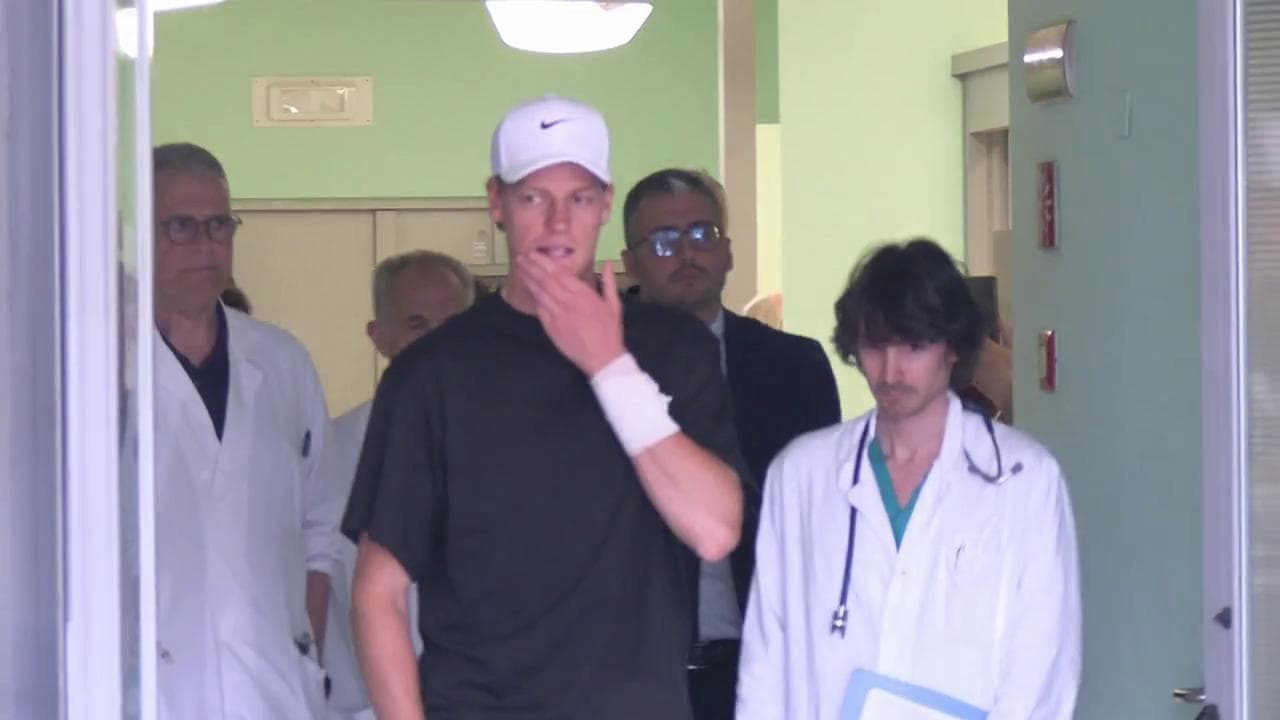Sinner al San Raffaele: il campione lascia l'ospedale dopo i controlli