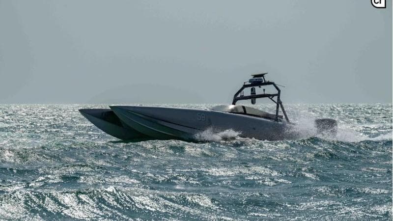 Copertina: Elicottero Usa colpito a Hormuz, i primi piloti salvati da un drone marino