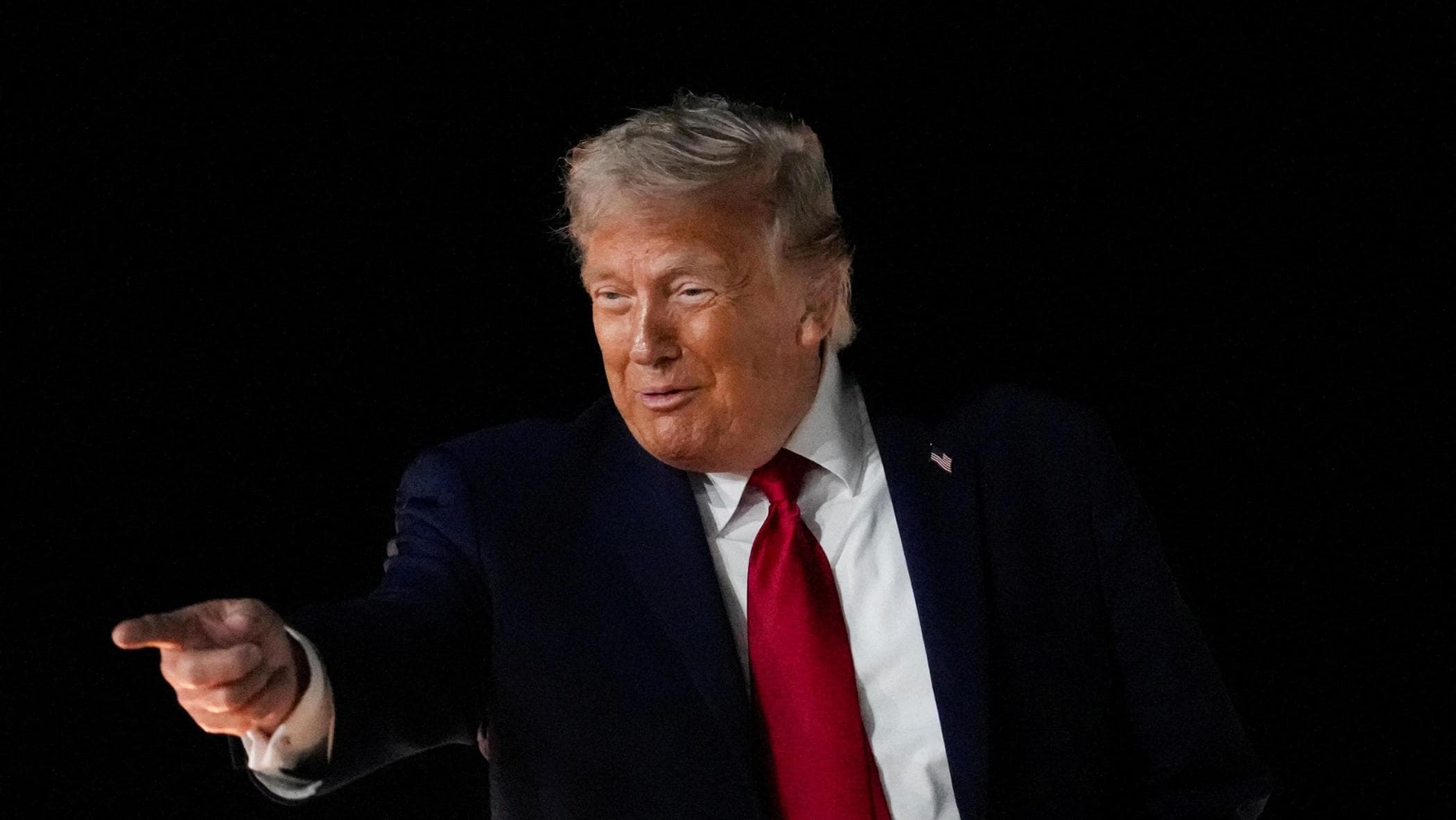 Teheran abbatte un Apache sopra le acque di Hormuz. E Trump 