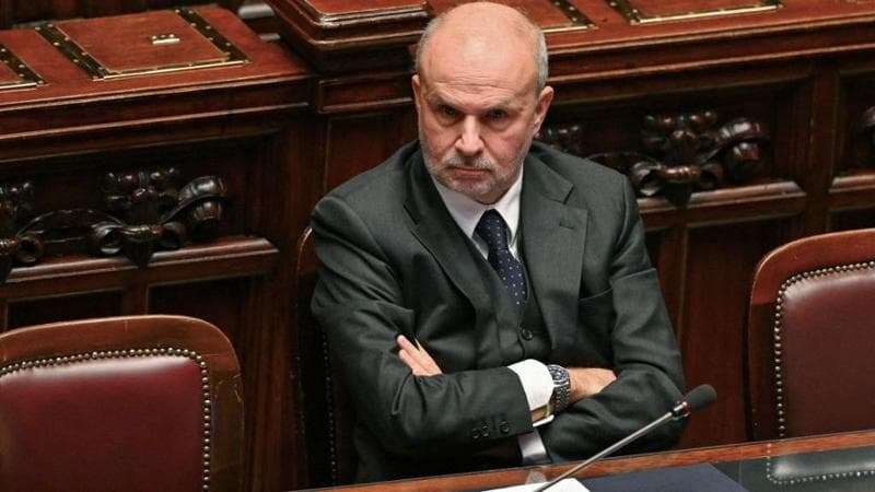 Anteprima: Schillaci sotto assedio “Sistema utile ai cittadini vado avanti e non lascio”