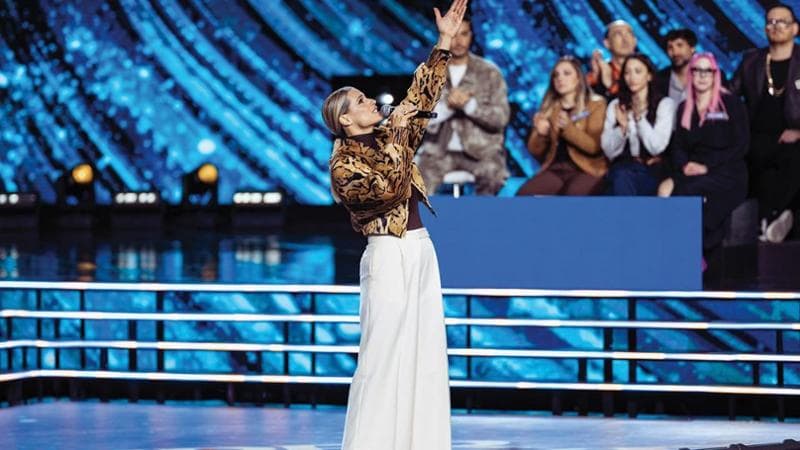 Ascolti tv, “Super Karaoke” su Canale 5 batte il docufilm su Dino Zoff di Rai 1