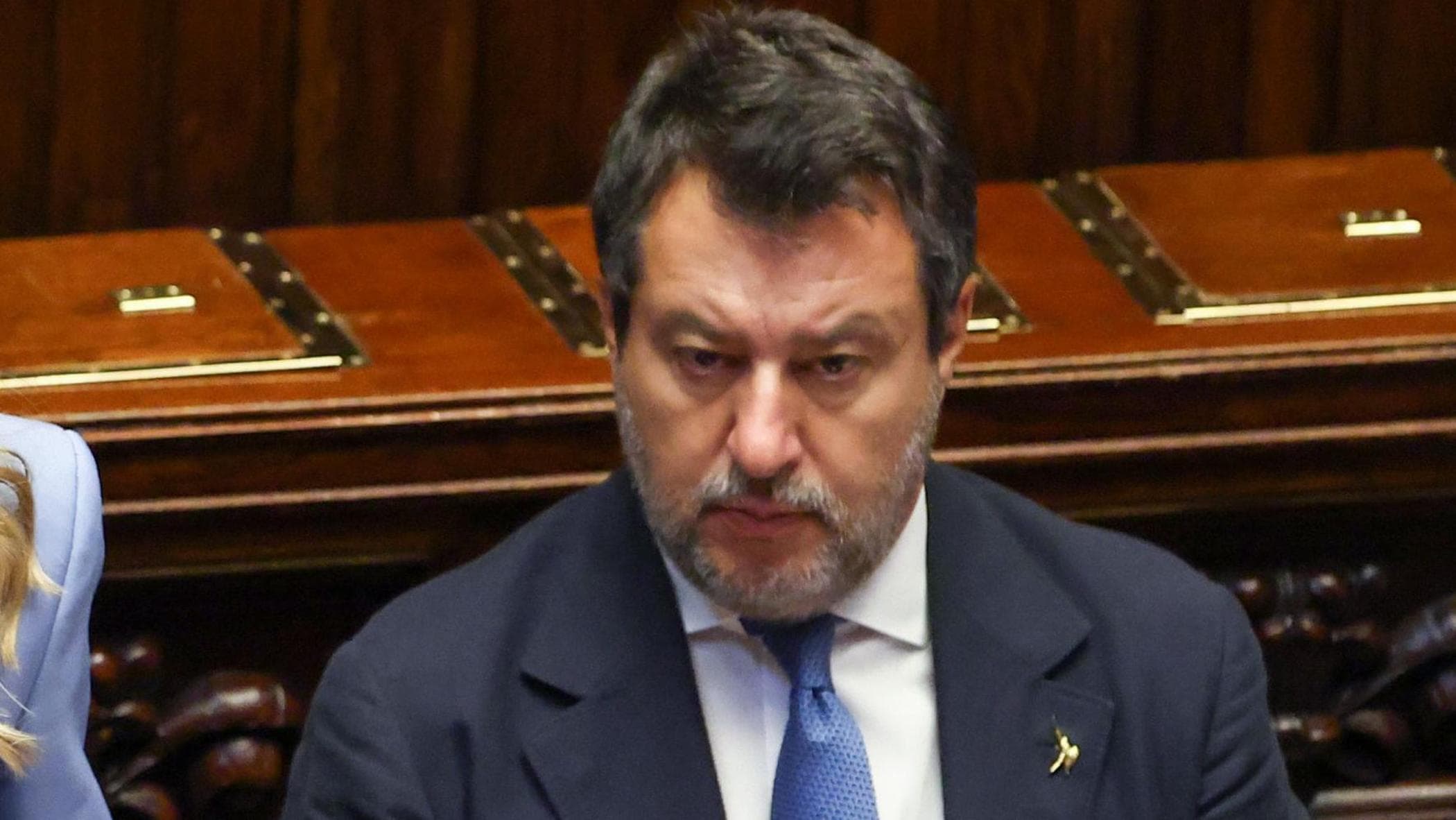 Salvini si sente assediato: “Tante gufate, vado avanti”. FdI sbarra la strada Viminale