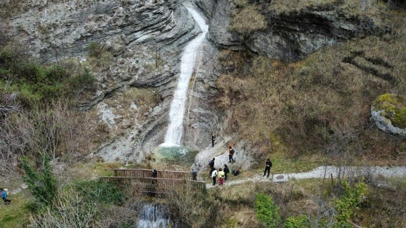 Prima tappa la cascata