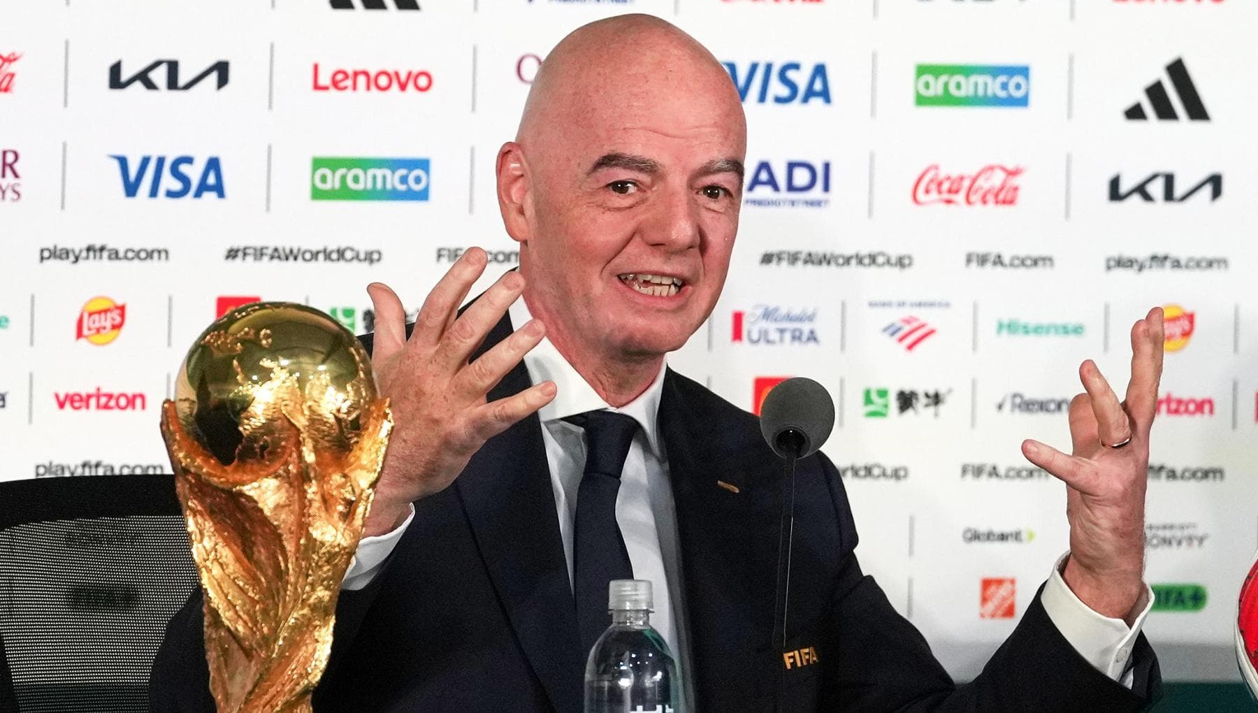 Infantino deride l’Italia: “Con la formula a 208 riuscirà a qualificarsi”