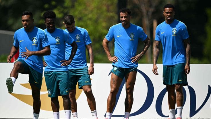 Alex Sandro, Vinicius, Danilo, Gabriel in allenamento