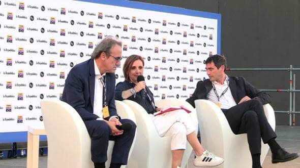 Fratoianni e il gioco della torre: "Tra Meloni e Salvini? Giù Salvini. E tra Renzi e Calenda..."