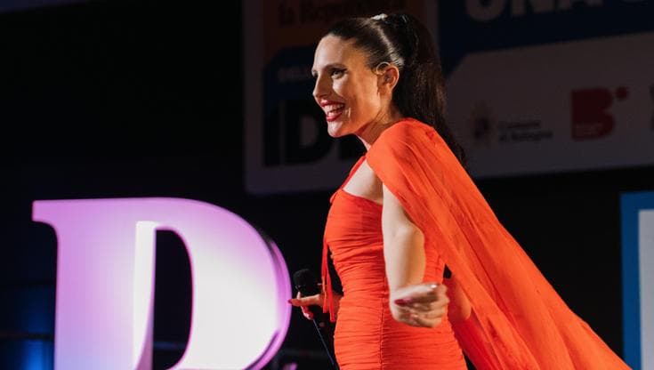 Ditonellapiaga: “Ora mi godo il successo. Sanremo? In futuro potrei tornarci in un’altra forma”