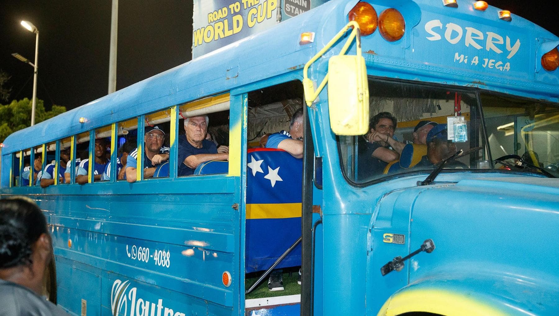 Curaçao, la favola viaggia in scuolabus