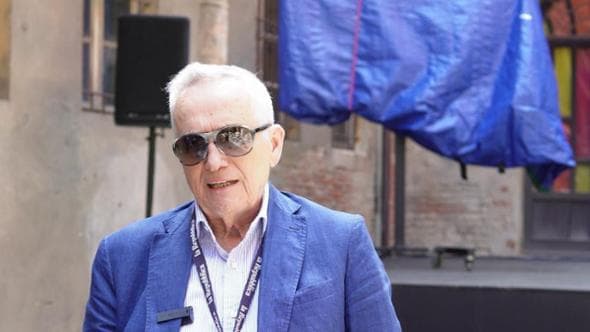 Il regista: "Il futuro del cinema nelle mani dei giovani, non degli ottantenni"