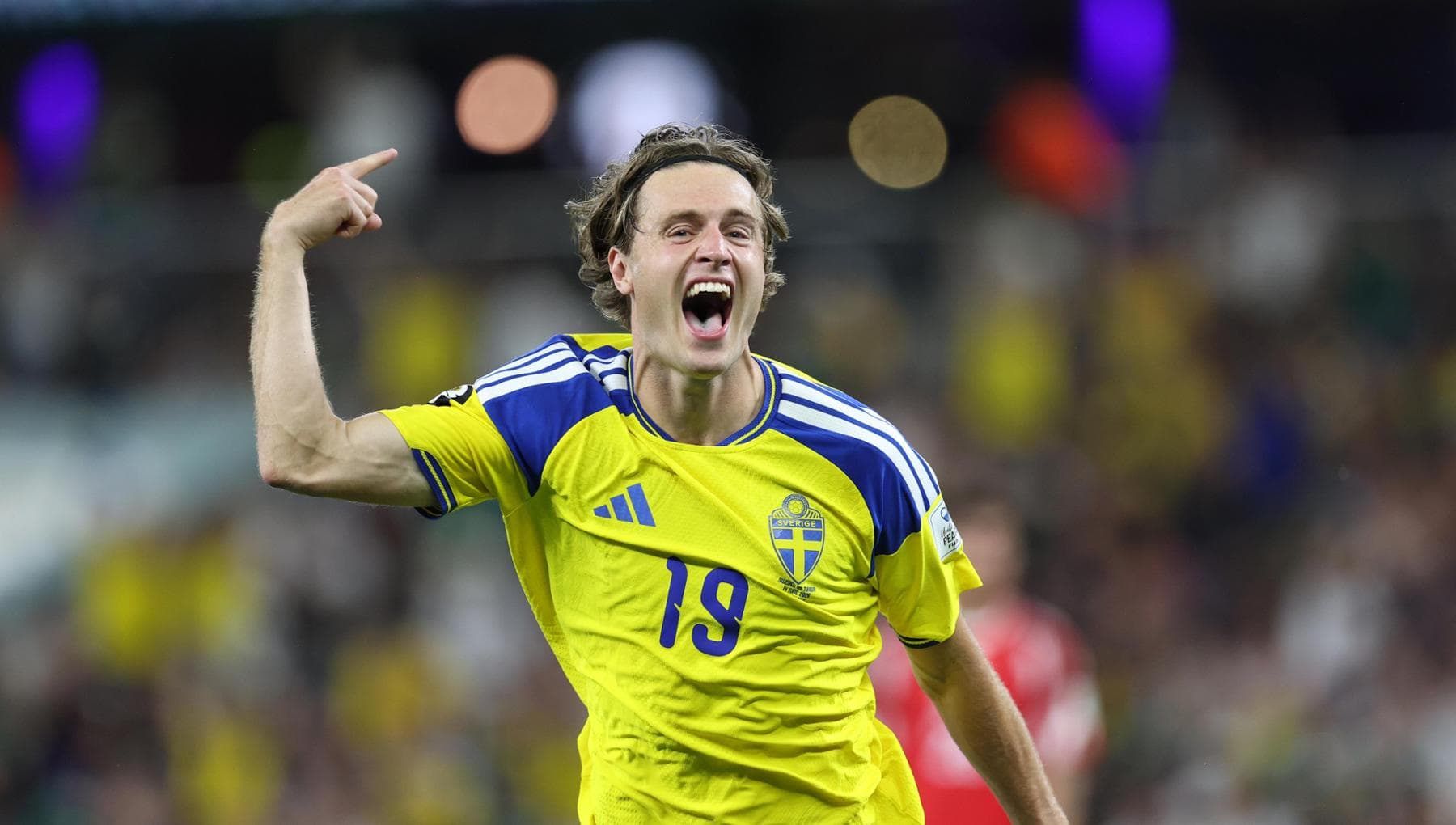 Svanberg, il gol assegnato grazie al sensore nel pallone: cosa è successo in Svezia-Tunisia