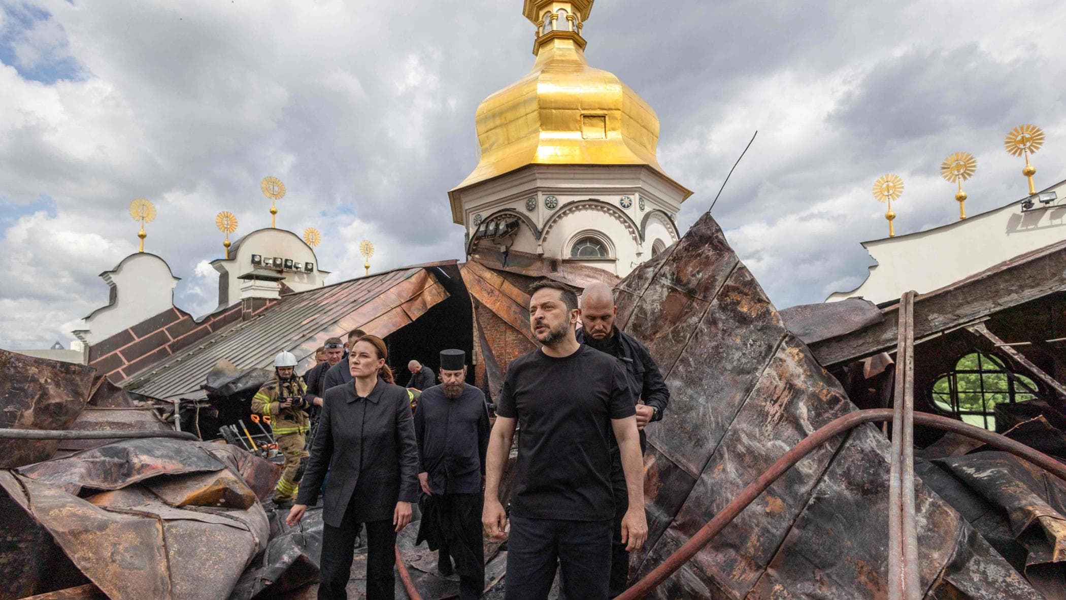 colpo al cuore di kiev in fiamme la storica cattedrale della dormizione patrimonio unesco da Repubblica.it colpo al cuore di kiev in fiamme la storica cattedrale della dormizione patrimonio unesco