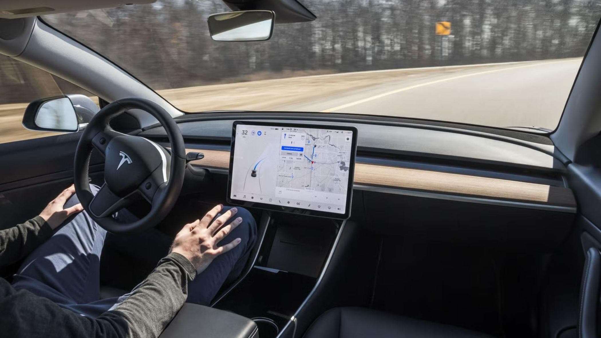 Tesla, destekli otonom sürüş sistemi şimdi ateş altında: “Yanıltıcı veriler sağlandı”