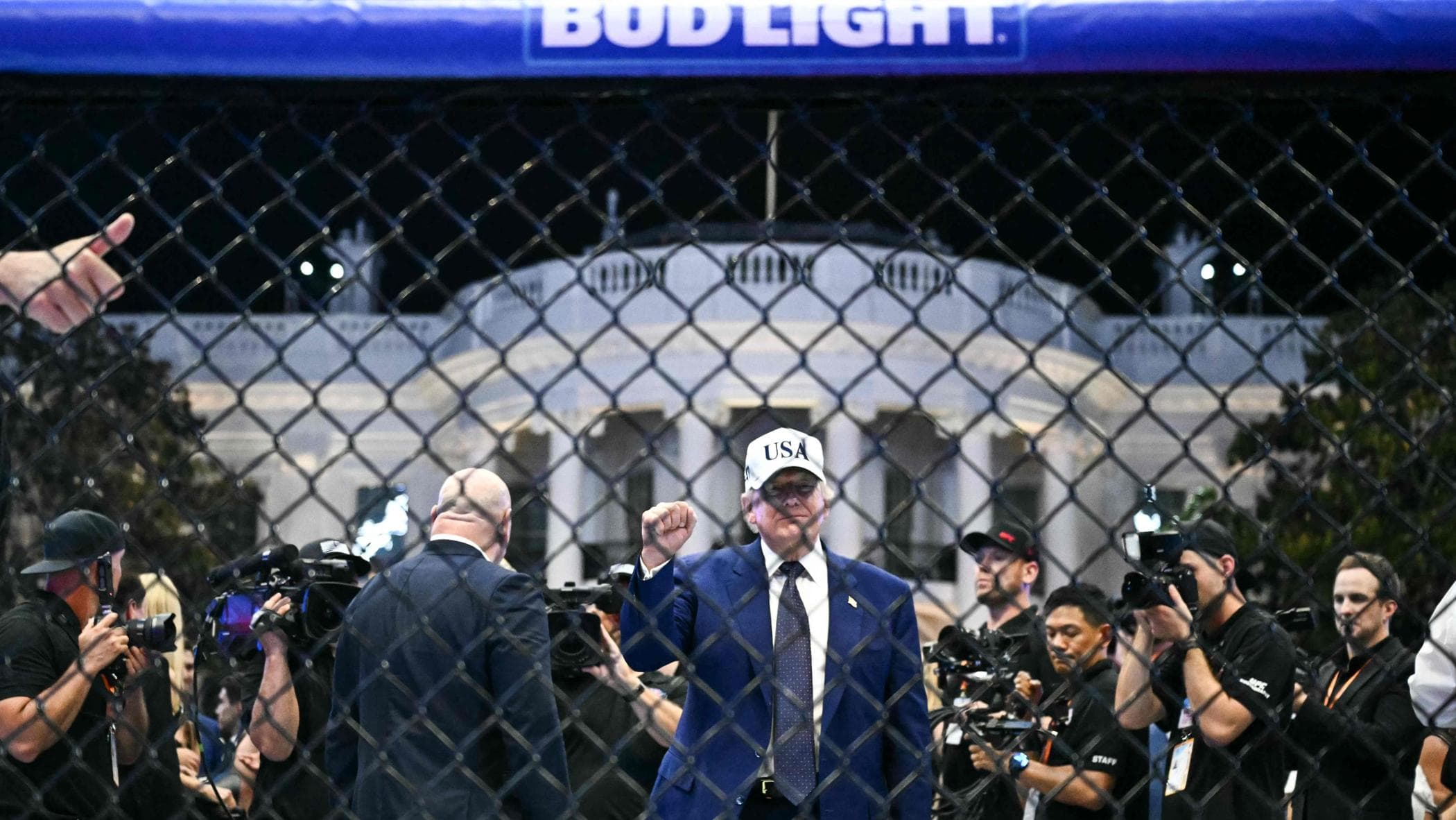 Fbi: “Sventato un attacco per colpire la Casa Bianca durante l’evento di lotta Ufc”