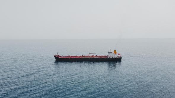 Lo shock petrolifero frena l'accelerazione della crescita globale