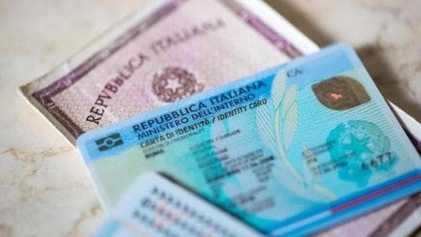 Carta di identità, prorogata la validità di quella cartacea oltre il 3 agosto. Ma non vale per l'espatrio