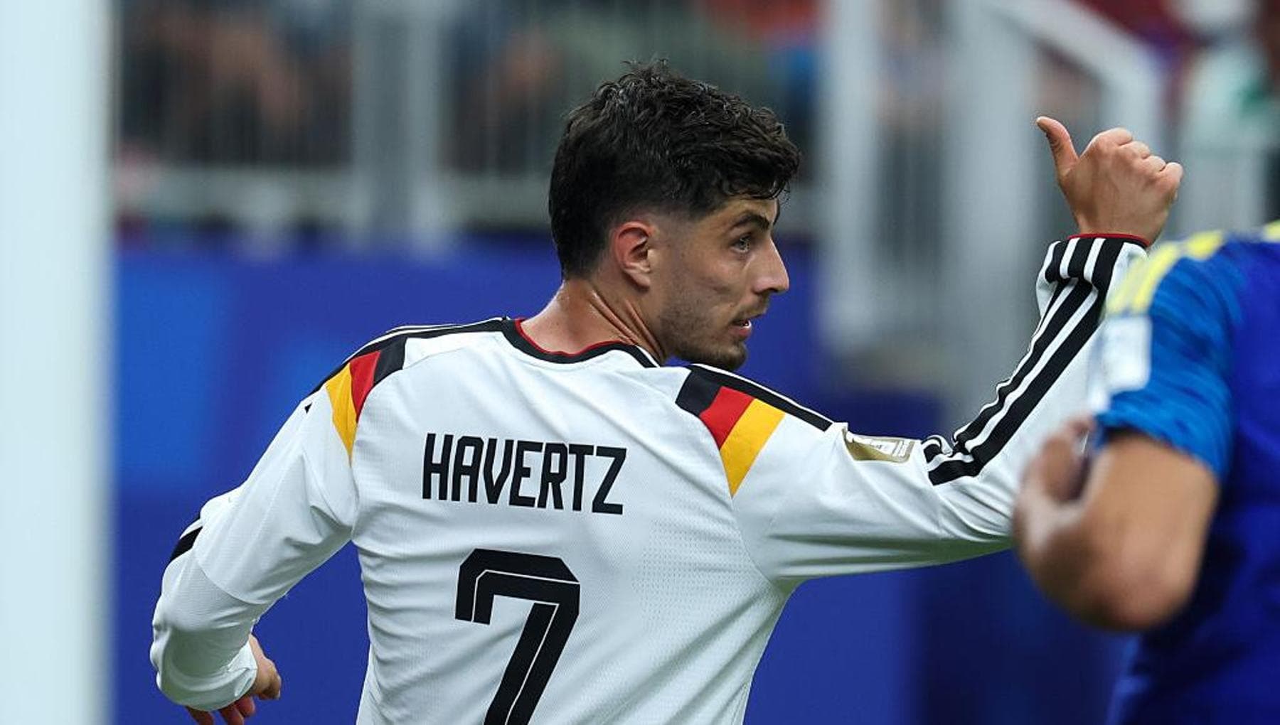 troppe v nei cognomi e le maglie della germania vanno sold out abbiamo finito la lettera da Repubblica.it troppe v nei cognomi e le maglie della germania vanno sold out abbiamo finito la lettera