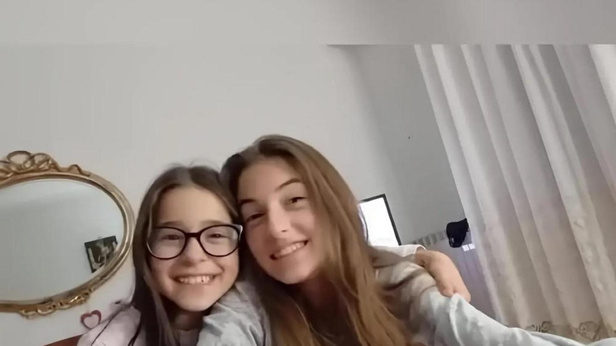 sorelle scomparse trovato un fermaglio su un sentiero 200 di sarah si scava nei cellulari segreti da Repubblica.it sorelle scomparse trovato un fermaglio su un sentiero 200 di sarah si scava nei cellulari segreti