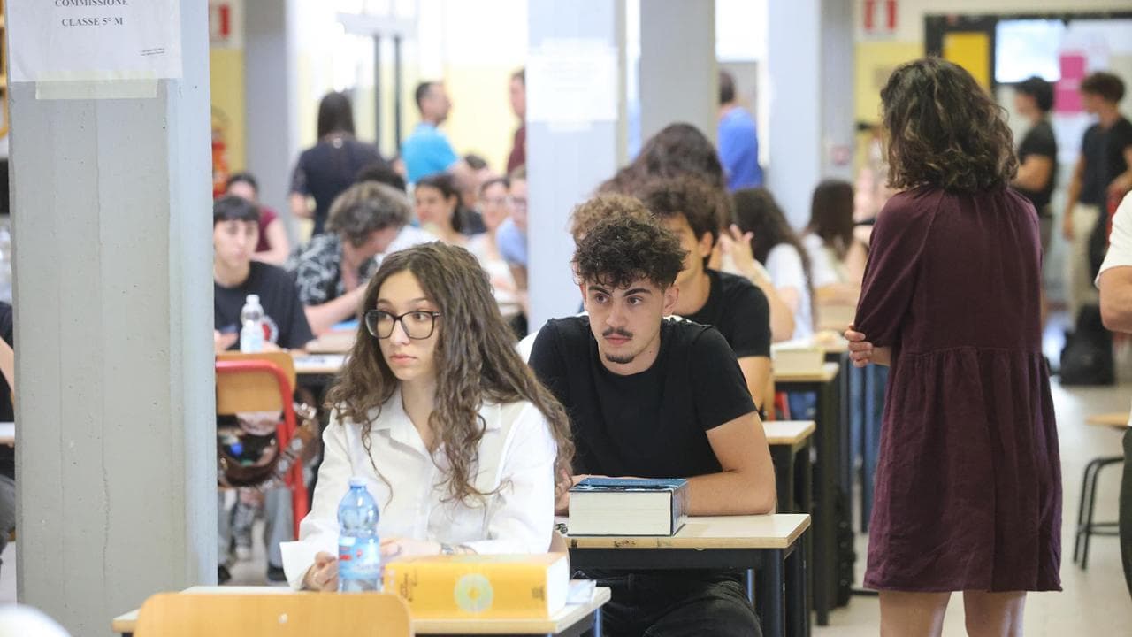 Calabresi il più scelto per la prova di italiano. Le analisi del testo e le autrici dimenticate | Qui tutte le tracce | Domani la seconda prova