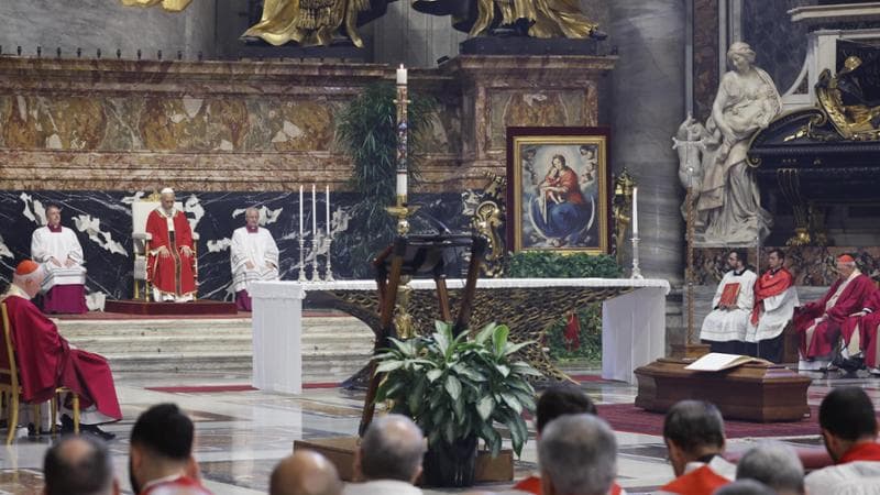 Funerali Ruini, anche Prodi a San Pietro. Leone XIV: consonanza di sentimenti con Giovanni Paolo II