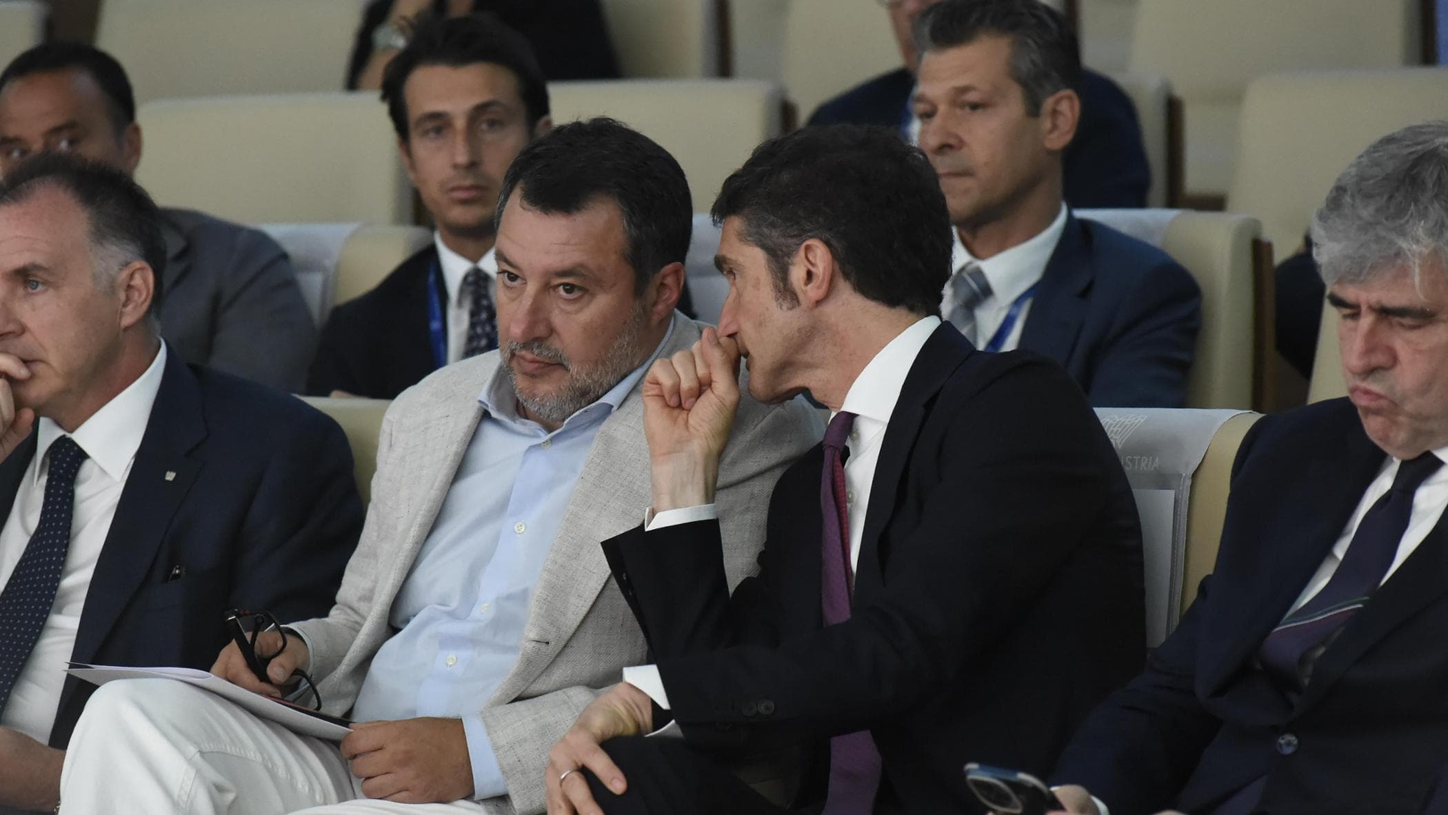 Il sorpasso di Vannacci terremota la Lega. Salvini pensa a Milano