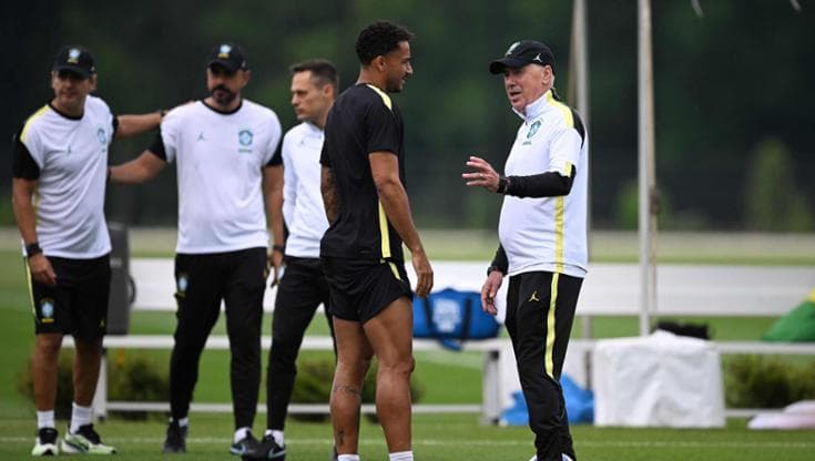 Carlo Ancelotti con Danilo al Columbia Park Training Facility di Morristown, nel New jersey