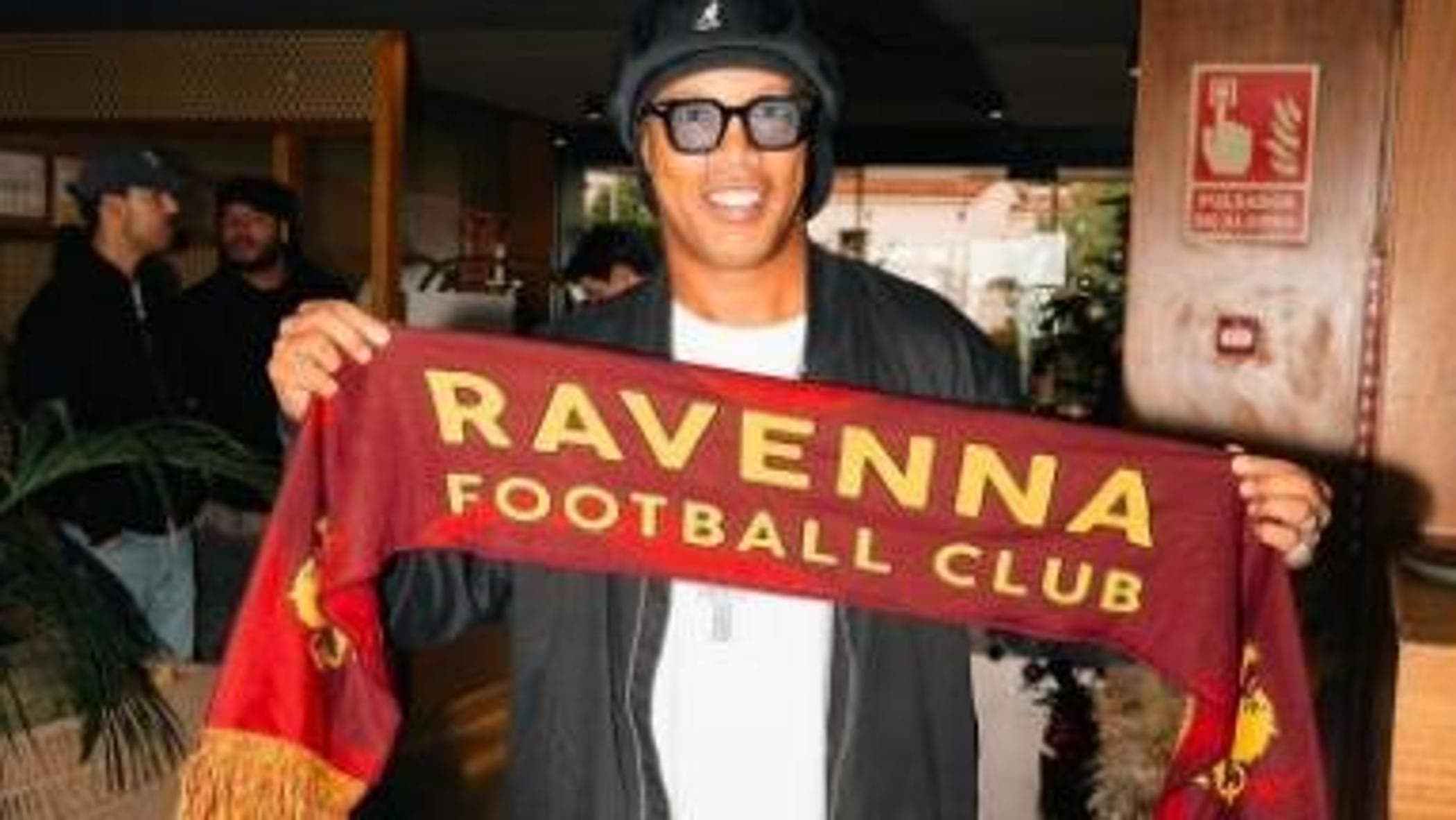 ronaldinho al ravenna sogno di tornare in campo sar224 tesserato e avr224 delle quote del club da Repubblica.it ronaldinho al ravenna sogno di tornare in campo sar224 tesserato e avr224 delle quote del club