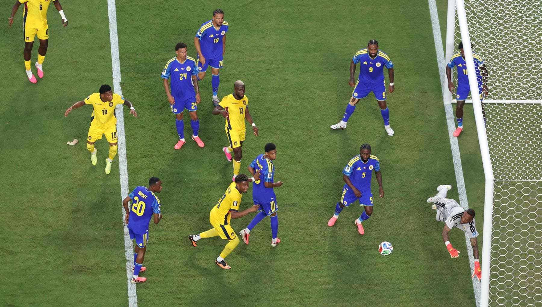 ecuador cura231ao 0 0 per i caraibici il primo punto in un mondiale il portiere room eroe della serata da Repubblica.it ecuador cura231ao 0 0 per i caraibici il primo punto in un mondiale il portiere room eroe della serata