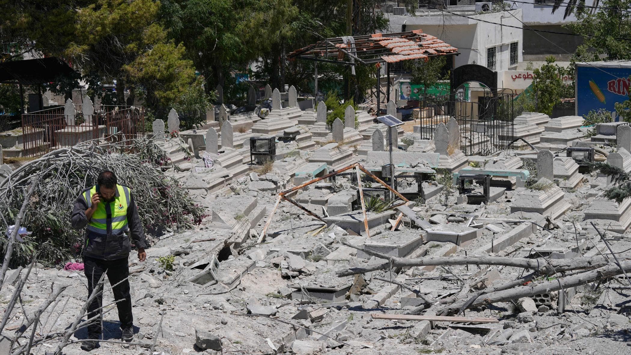 Netanyahu: “In Libano finché sarà necessario”. Ieri nuovi raid, 7 morti