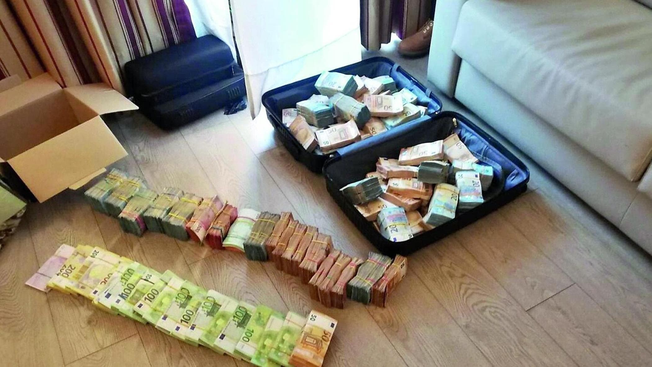 Ancona'dan Pekin'e: Beş Milyar Avro Aklayan Çin Yeraltı Bankacılığı