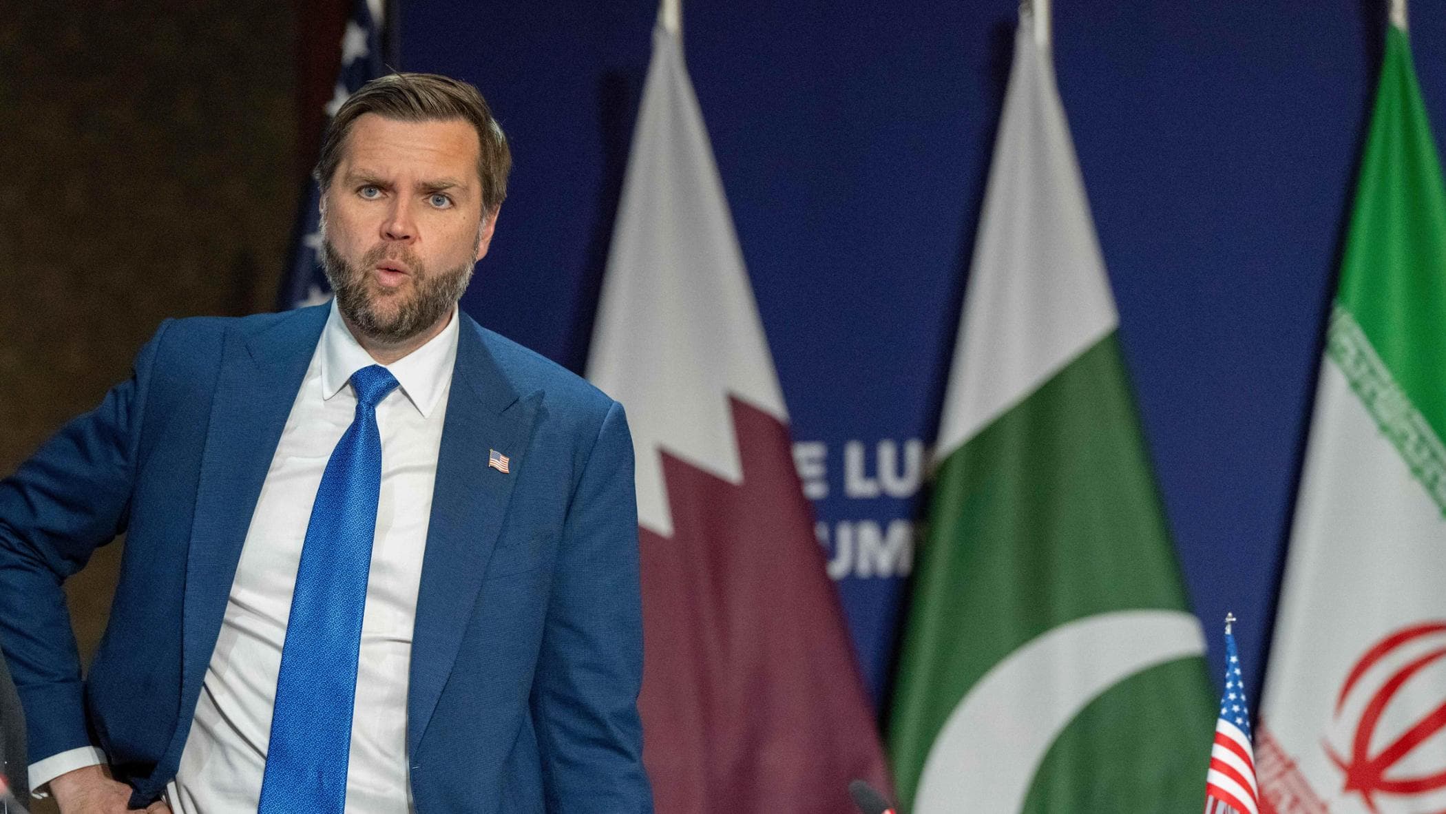 Colloqui Usa-Iran tra le minacce, Trump: “Vi faccio saltare in aria”. E il summit di pace rischia il flop