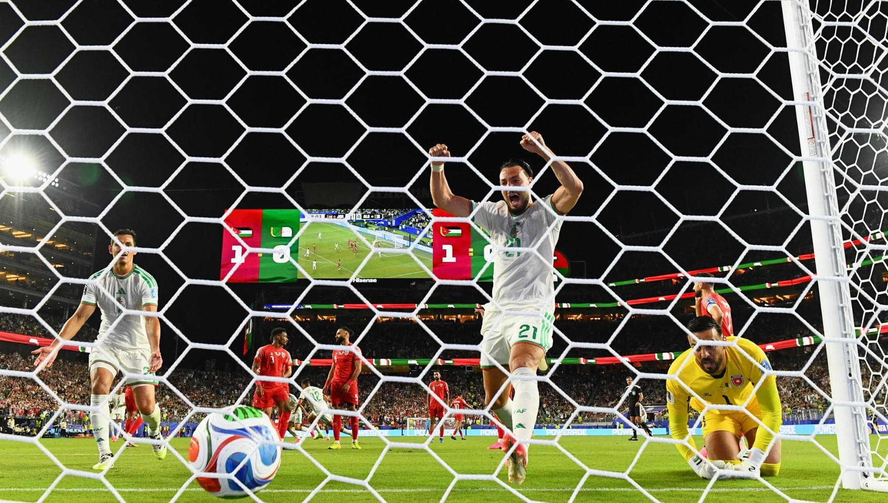 Cezayir 2-1 kazandı: Ürdün elendi