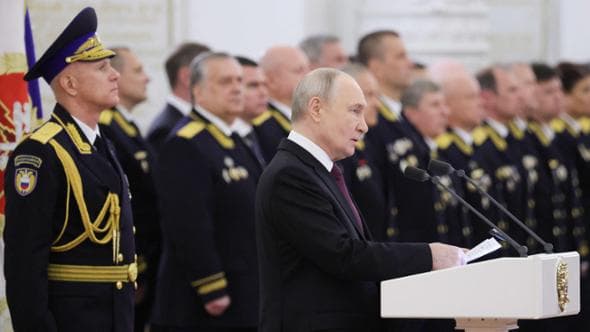 Putin accusa i leader europei: “Si preparano alla guerra” | La diretta