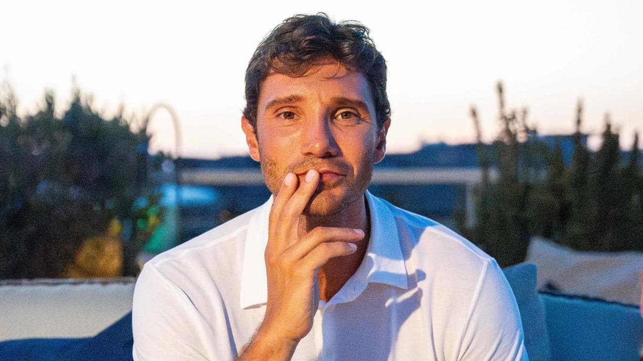 Stefano De Martino: “Sex symbol io? Sono più affezionato al pensiero che al corpo”