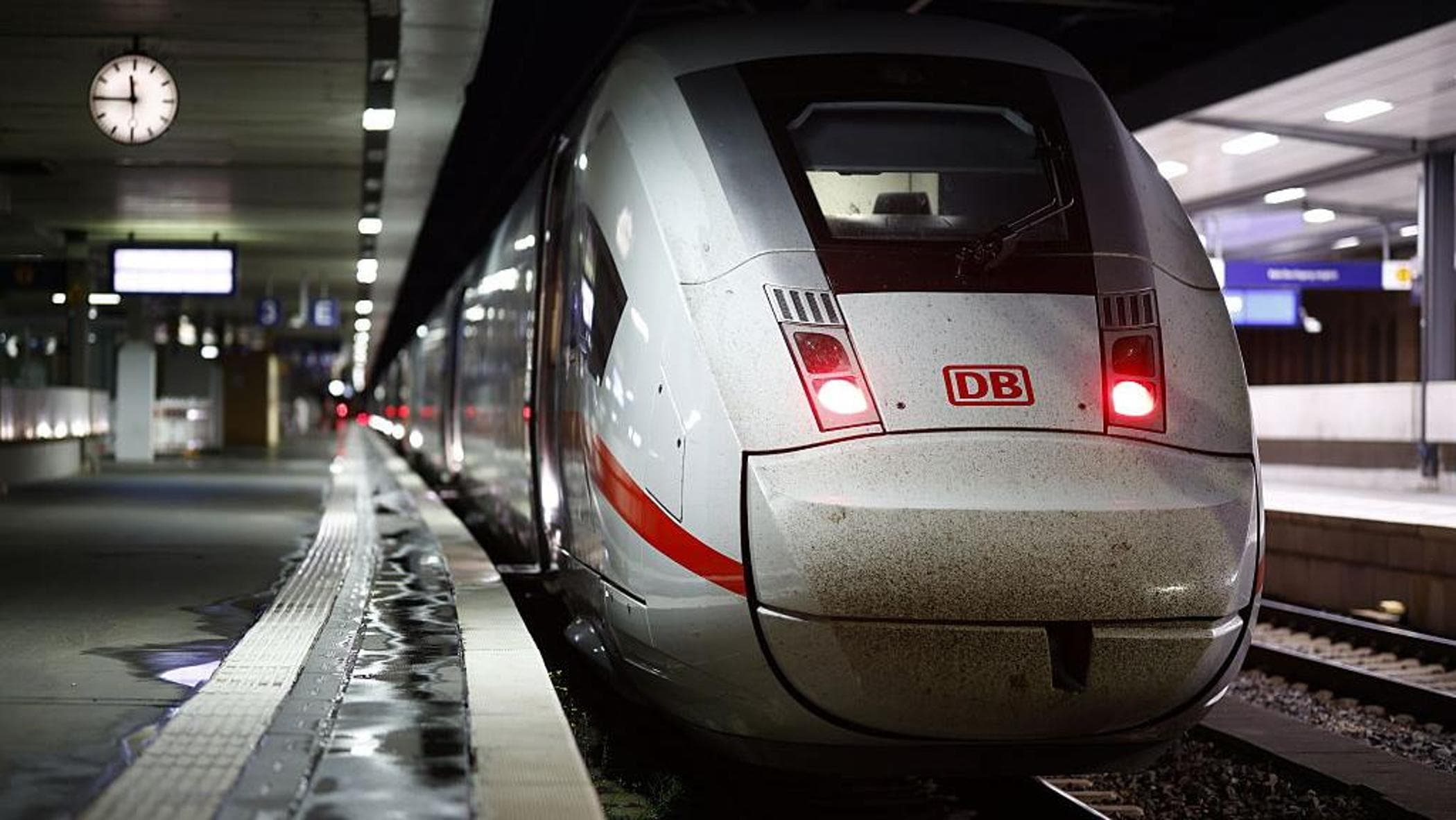 blocco totale dei treni in germania 200 crollato il sistema di comunicazione radio da Repubblica.it blocco totale dei treni in germania 200 crollato il sistema di comunicazione radio