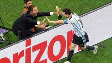 Chi è l'uomo a bordocampo con cui Messi ha festeggiato il gol all'Austria 