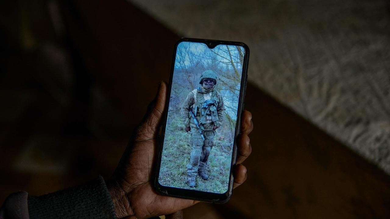 Kenya, in migliaia arruolati per la Russia con l’inganno: sotto accusa il ministro del Lavoro