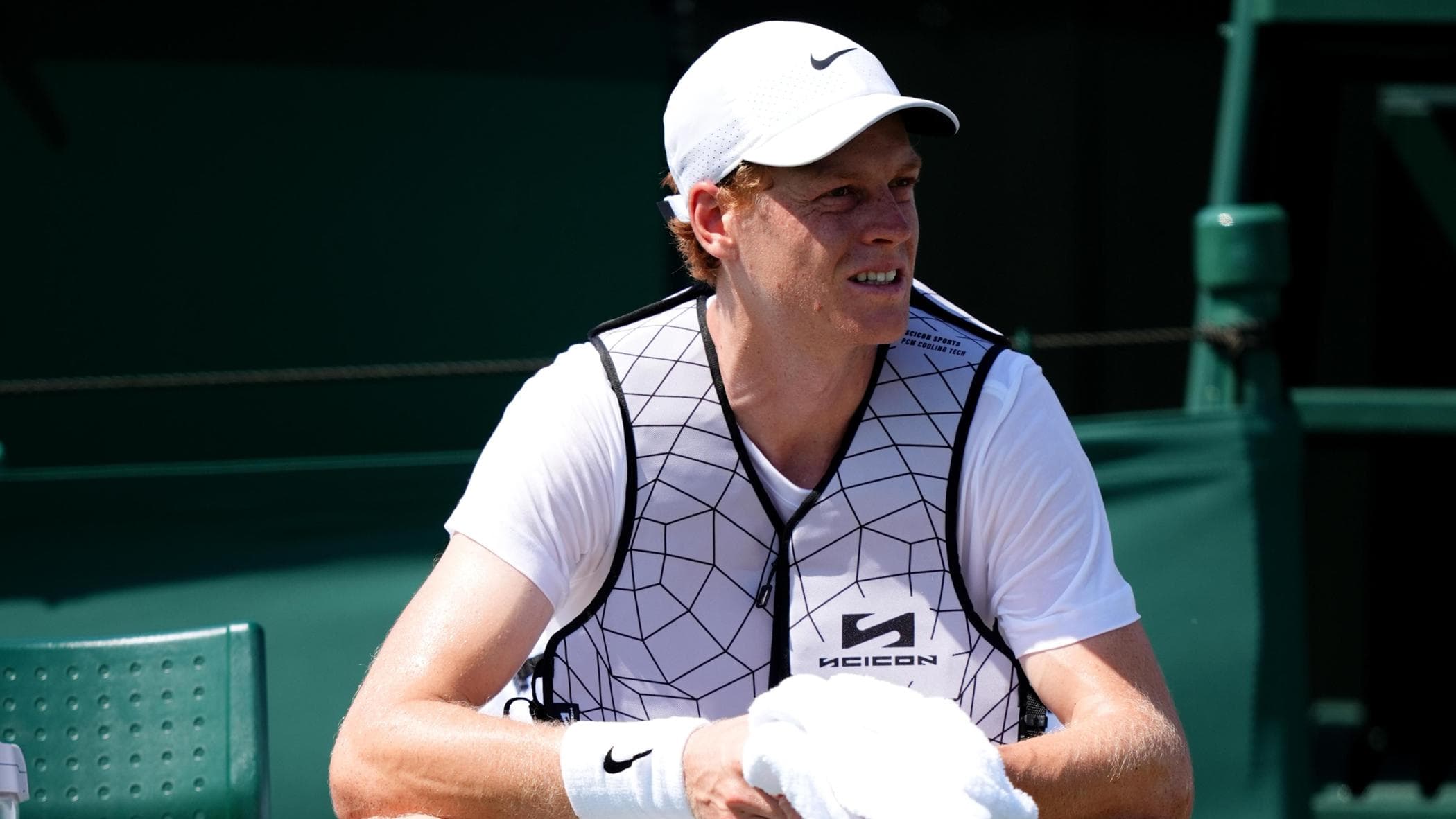 Sinner, Wimbledon'da Soğutma Yeleğiyle: "Belki Paris'te Bir Şeyi Yanlış Yaptık"